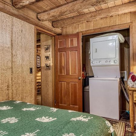Very Private, Real Log Cabin With Hot Tub! Sevierville Bagian luar foto