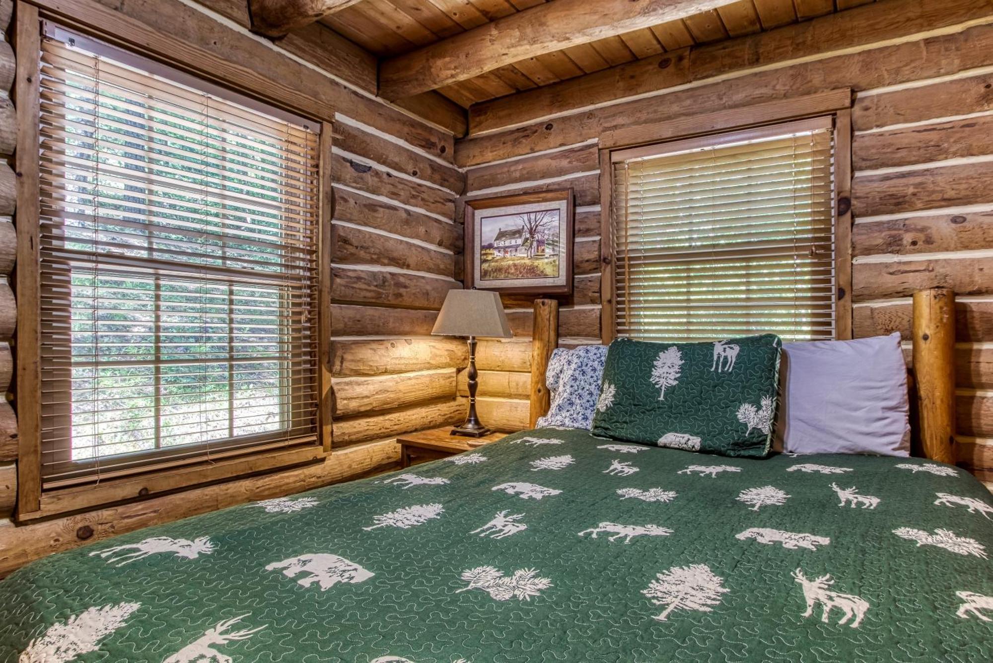 Very Private, Real Log Cabin With Hot Tub! Sevierville Bagian luar foto