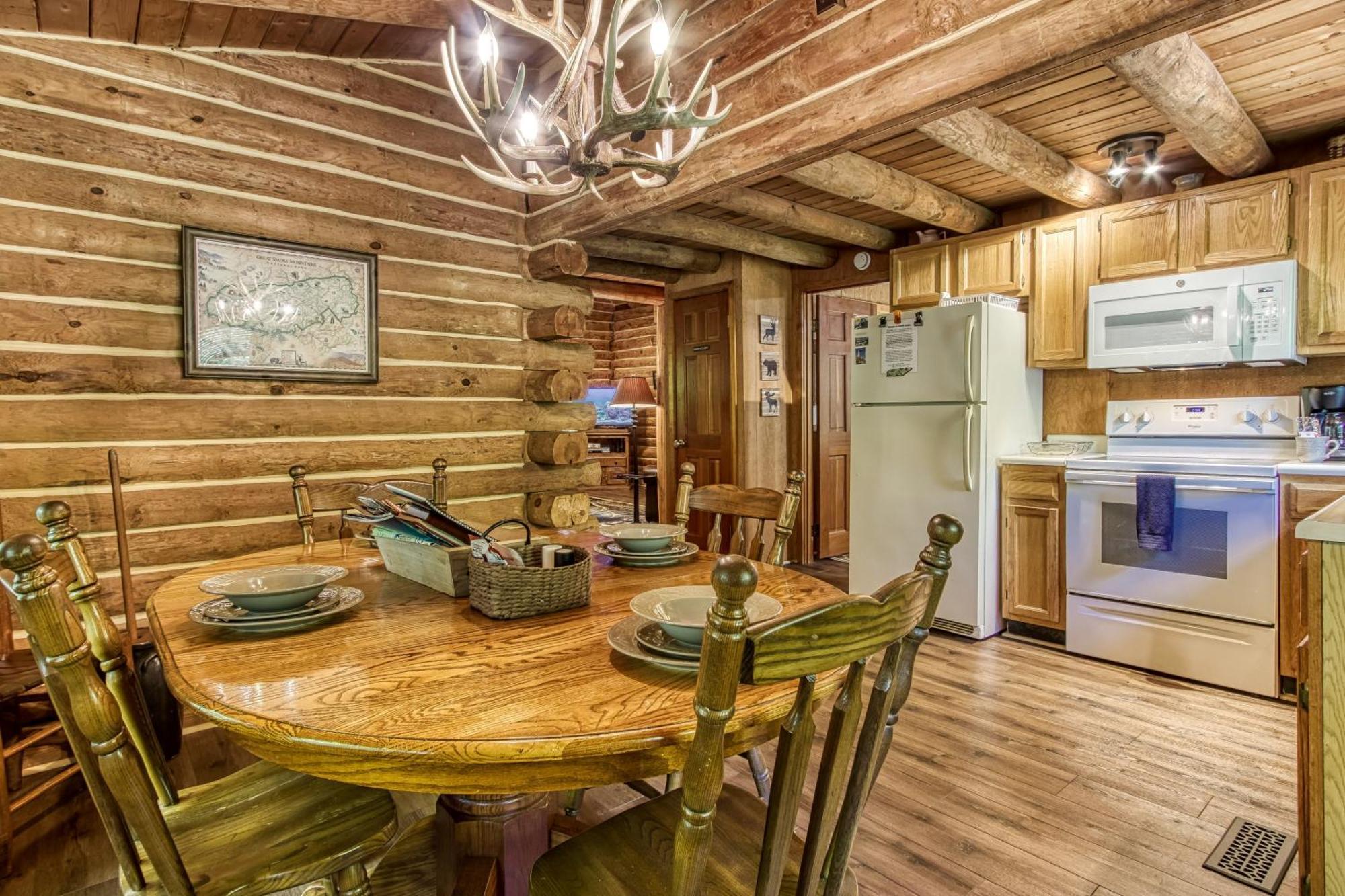 Very Private, Real Log Cabin With Hot Tub! Sevierville Bagian luar foto