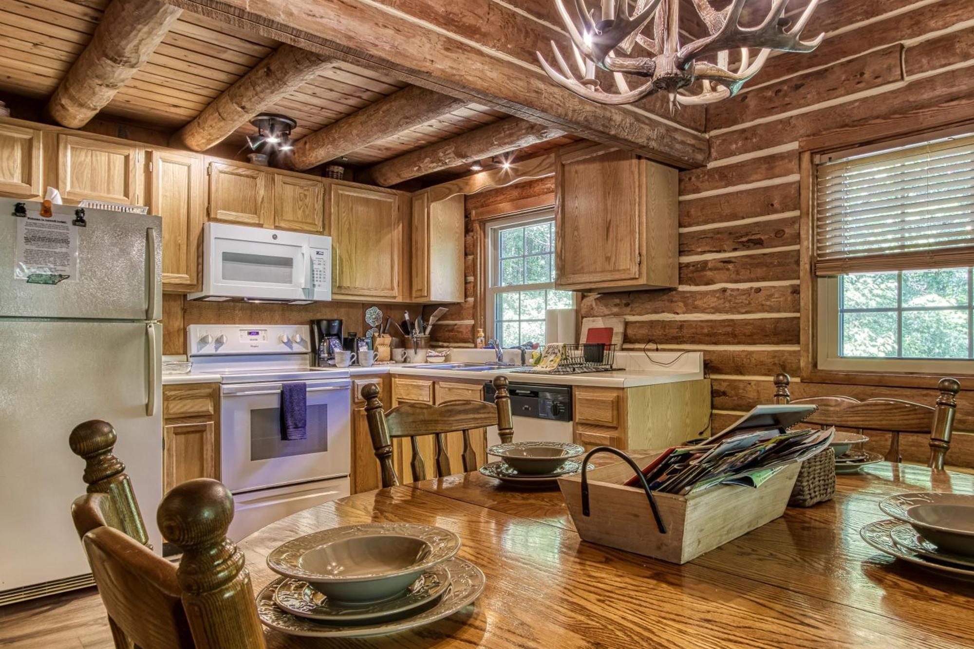Very Private, Real Log Cabin With Hot Tub! Sevierville Bagian luar foto